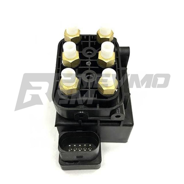 Блок клапанов пневмоподвески AirBagit для Jeep Grand Cherokee WK2 фото 2